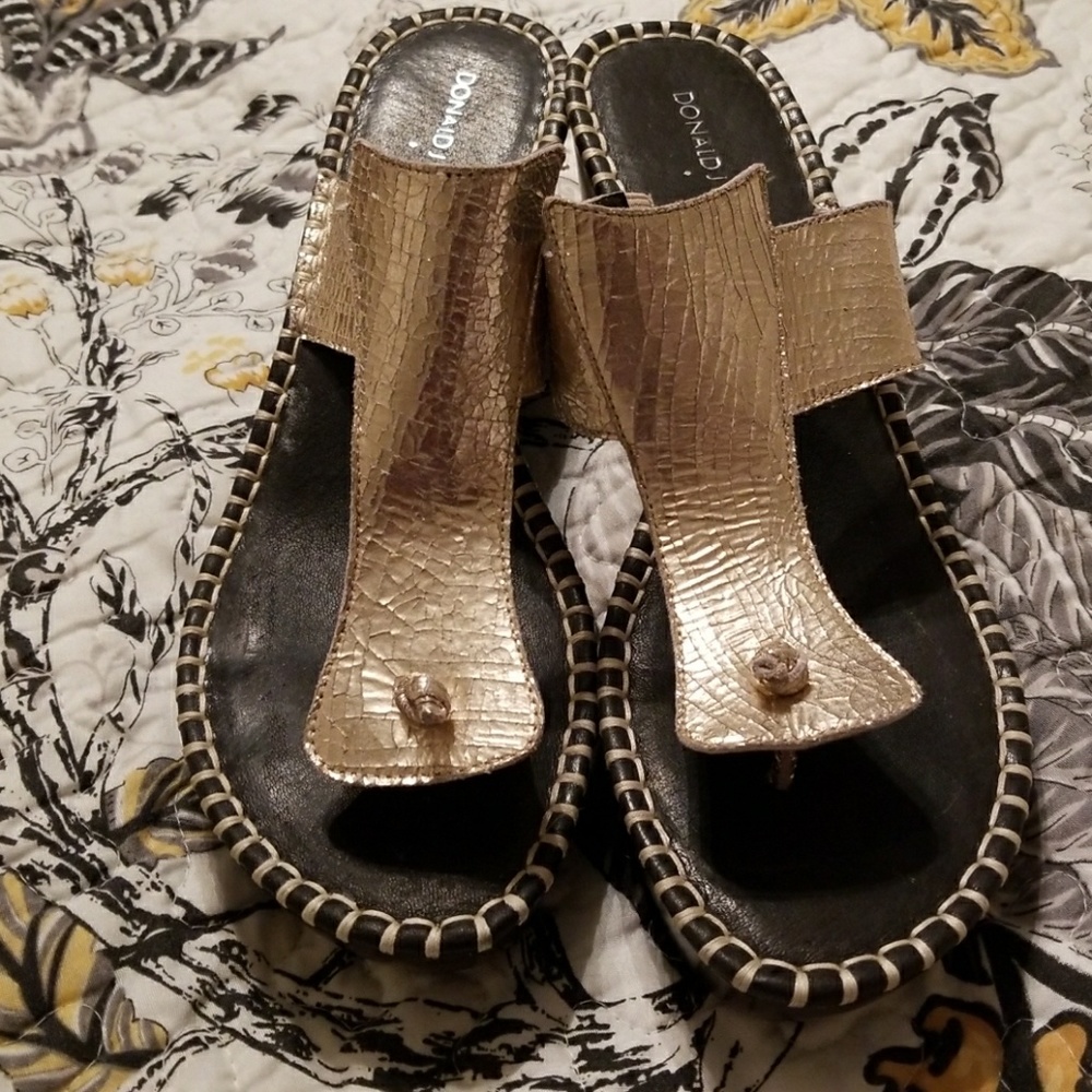 $$Donald Pliner Sandal
